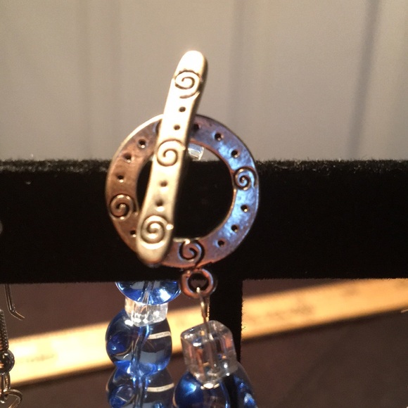 NWOT Clear Blue Bead bracelet and Earrings - Picture 2 of 5